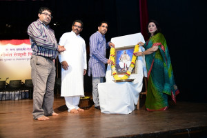 Offering of Garland to the photo of Krishnambhatt Bandkar